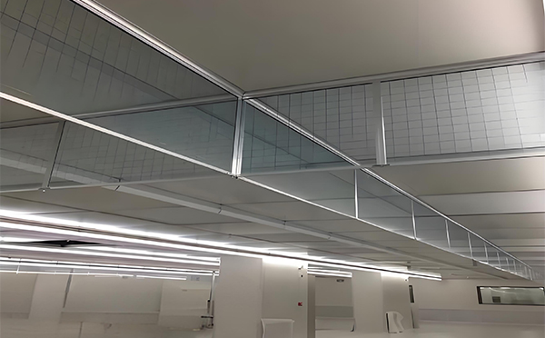 和硕玻璃挡烟垂壁