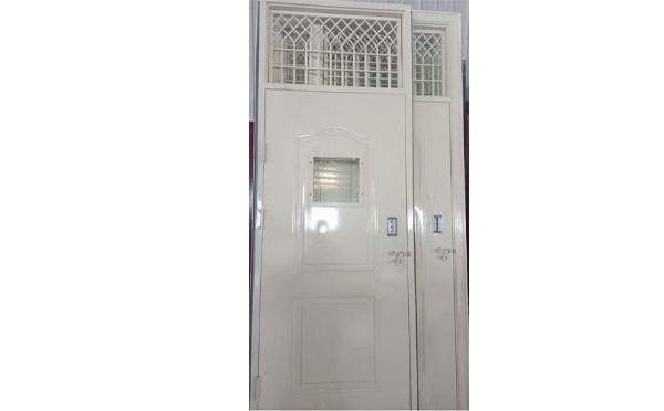 和硕学校教室门