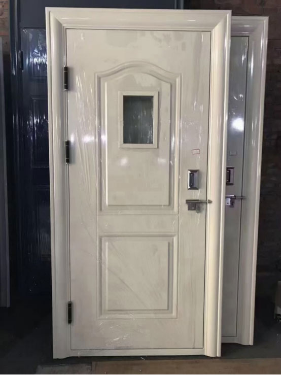 和硕学校教室门