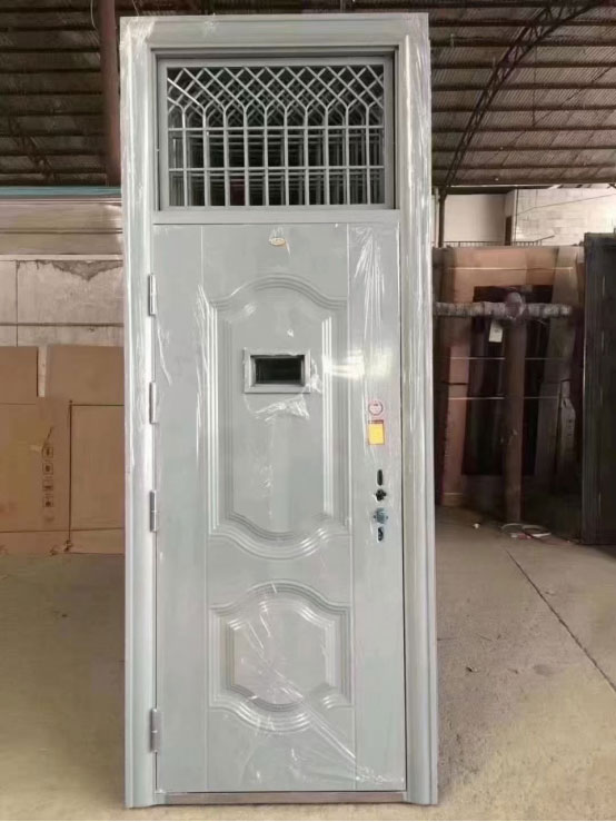 和硕学校教室门