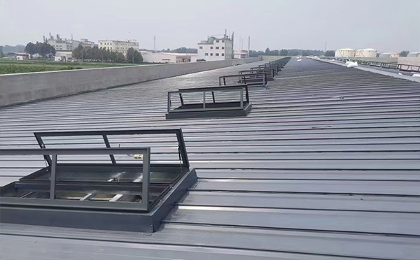 某中学室内体育馆和硕排烟窗改造项目