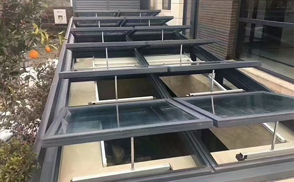 某轨道交通车辆维修车间和硕排烟窗应用 某轨道交通车辆维修车间和硕排烟窗应用