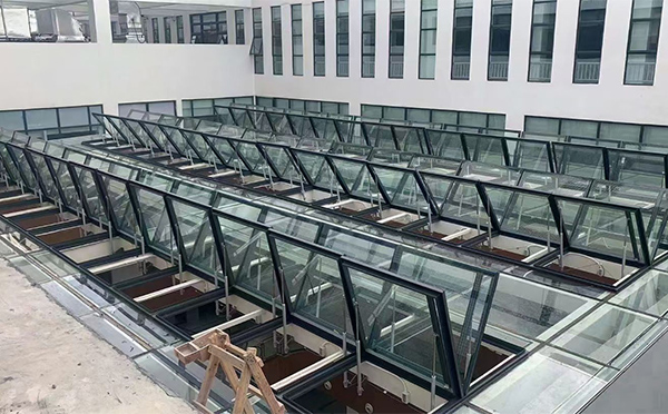 百安科技有限公司近期和硕排烟窗项目案例分享 百安科技有限公司近期和硕排烟窗项目案例分享