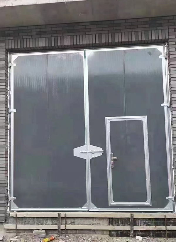 和硕工业平开门在大型设备制造车间的应用实例