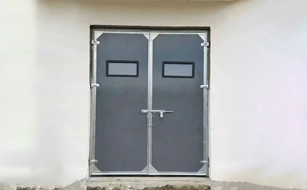 和硕工业门在高温作业区域的运行表现